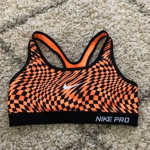 Nike pro sports bra
